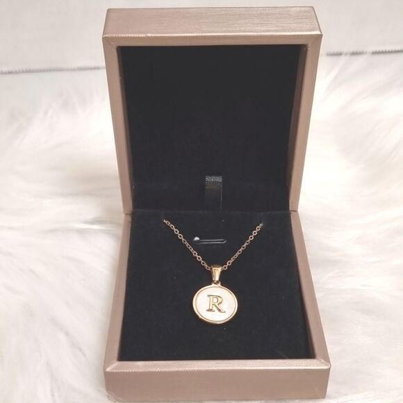 SHELL INITIAL PENDANT NECKLACE stainless steel gold plated Q R S or T - Picture 5 of 13